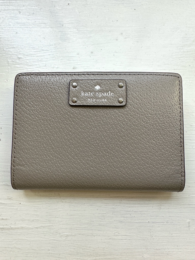 Kate Spade Grove Street Tellie Leather Wallet In Soft Taupe Gray